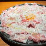 이탈리아산 이베리코 돼지의 수제 프로슈트 코트와 효고현산 오크노타마고 팔미자노 치즈