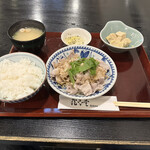 愛志蔵 - お肉定食(国産豚ロースしゃぶしゃぶ 1,000円)
            天婦羅･小鉢･漬物･味噌汁･ご飯お代わり有