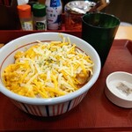 なか卯 - チーズ親子丼 大盛660円