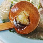 たんたラーメン - にんにく　ラーメンのたれ投入