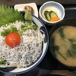 ぎょ魚蔵部 - シラス丼