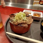 正泰苑 - A5ランクカルビ焼肉丼1250円
