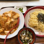 中国料理 正華 - 今日のランチ　ザル中華と半麻婆飯　¥820