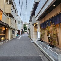 新宿 鮨 ふくじゅ - 通りはこんな感じ