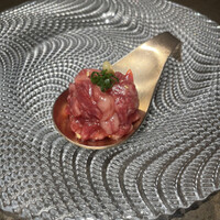 焼肉SEJONG 錦店 - 黒毛和牛一口炙りユッケ