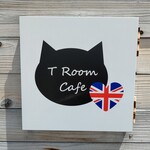T Room Cafe - お店の看板