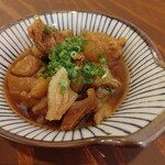 Taishuusakabanyukyassuru - 牛すじ煮 400円