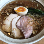 彩蓮 - 醤油ラーメン。揚げネギ？GOOD