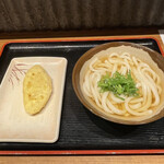 本場さぬきうどん 親父の製麺所 - かけうどんと芋天