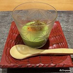 209588928 - 碓氷豌豆の摺り流しと赤海胆