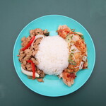 Soi Roppongi - ソイ六本木の看板料理「あいがけ」タイご飯。本場タイのカオラートゲーンです。