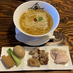 Menya Agosuke - 鶏塩上湯麺