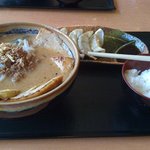 味噌屋麺次郎 - 北海道 味噌付け炙りチャーシューメン+餃子セット 980円