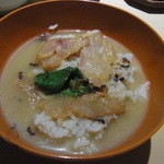 銀座うち山 - たれを全部入れて煎茶をかけると、ちょうどいい濃さ