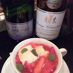 ル・ミストラル - 春のデザート：ブランマンジェを苺のスープに浮かべて