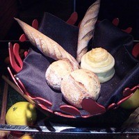 ラトリエ ドゥ ジョエル・ロブション - ブレッド。小麦の香りがいい