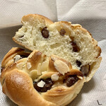 DONQ - 北海道小豆の豆乳クリームパン ¥260