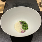 パルコ フィエラ - ミルク牡蠣と藁焼きスナップえんどうカリフラワーソース