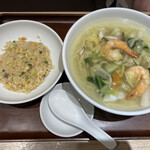 551蓬莱 - 海鮮セット（海鮮麺）