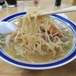 味の三平 - 麺リフト