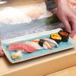 Sushi Katsu - カウンターではお好きな鮨を好きな量だけ召し上がりください。