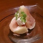 座　松本 - 突き出し  いちぢくの生ハム巻