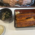 大衆うなぎ もとやま - 上（うなぎ4分の3匹）2,300円も普通に十分なボリューム