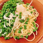 Saizeriya - ペペロンチーノに柔らか青豆の温サラダをON！！