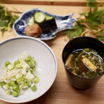 一本杉 川嶋 - うすいえんどう豆ご飯と赤出汁とお漬物