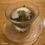 小判寿司 - 蓴菜と平貝の酢の物