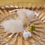 一本杉 川嶋 - 天然ヒラメとアオリイカ　10年物吉和山葵、能登塩、自家製土佐醤油、ちり酢