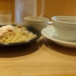 らーめん、肉丼ぶり 吉成鶏白湯 鶏神 - 極み醤油つけ麺（冷）