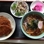 八百半飯店 - ソースかつ丼にミニラーメンセット、サラダ付き