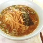 新華 - ラーメン ¥370
            庶民の優しい味^ ^
            やすっ！