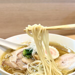 中華そば 深緑 - 細めの柔らかな麺