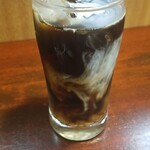 キッチン ブルー グローブ - ミルクを入れます