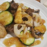 キッチン ブルー グローブ - 反対側から、野菜が多いですね？