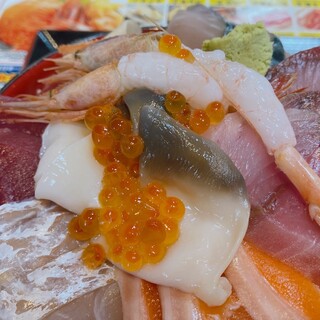 魚金食堂 - うおきん海鮮丼アップ3