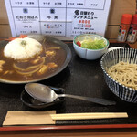 そば処 まるみなみ - 日替わりランチメニュー　チキンカレーライスと冷そば