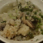 ぼうの - 鉄鍋ご飯に薬味と出し汁をかけて