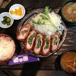 ザ・とんかつ鷹ヶ巣 - ねぎ塩とんかつ定食。