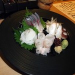 気分屋 うめ吉 - 刺身盛り合わせ　どれも新鮮で美味しかった