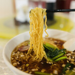 Chuugokuryouri Seimien - ◎中細の縮れ麺がスープに絡んでなかなか美味い！