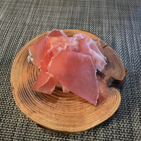 BALCONE SHIBUYA - ハモンセラーノ、中には甘いメロンが