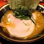 横浜家系ラーメン 大輝家 - ラーメン（並）、800円