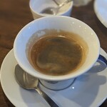 ピッツェリア ヒナハル - 別注のコーヒー。こちらもハイレベル。優良コーヒーマシンの淹れたて。