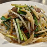 山水家 - 野菜はシャキッとした食感でレバーの臭みは無い