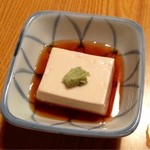 村田家 - お通し ¥300   胡麻豆腐