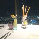 テーブル36 - 夜景とカクテル