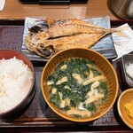 炭火焼干物定食 しんぱち食堂 - 